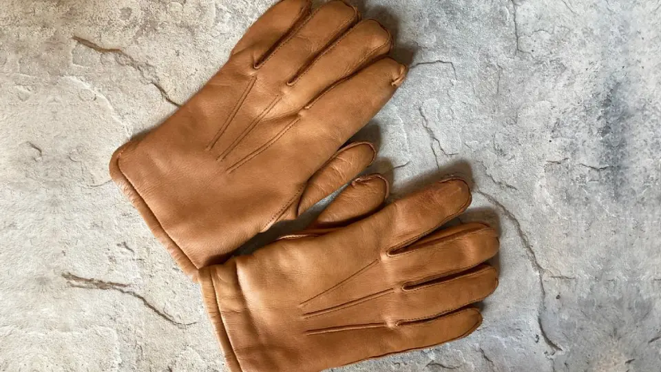 removing odors from leather gloves