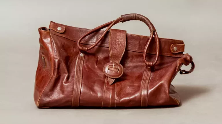 How to Get Wrinkles Out of  Leather Purses & Bags: 5 Creative Methods