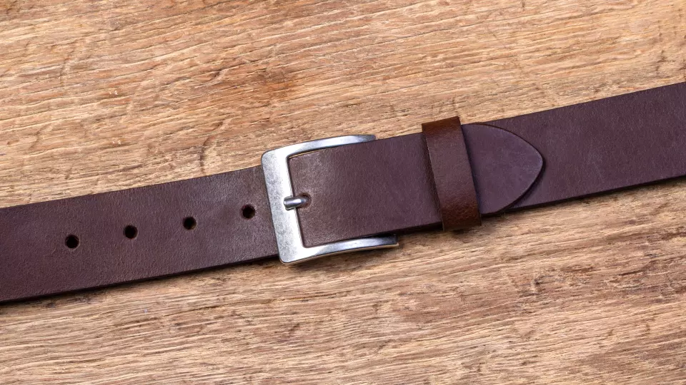 how to straighten leather belts